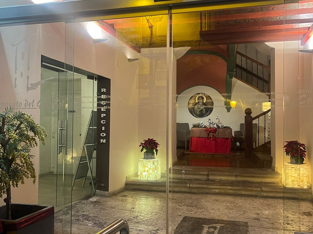 希拉尔多修道院酒店主图