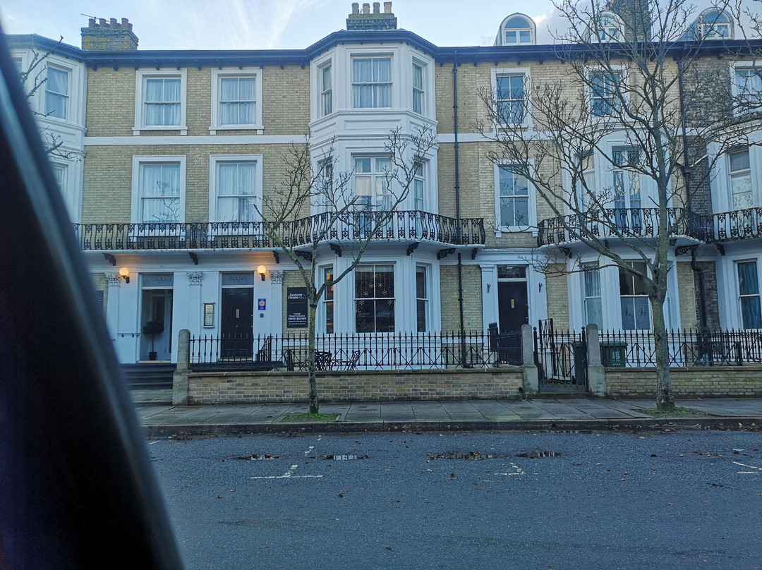 Andover House Hotel & Restaurant主图