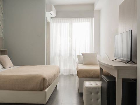 克罗娜酒店主图