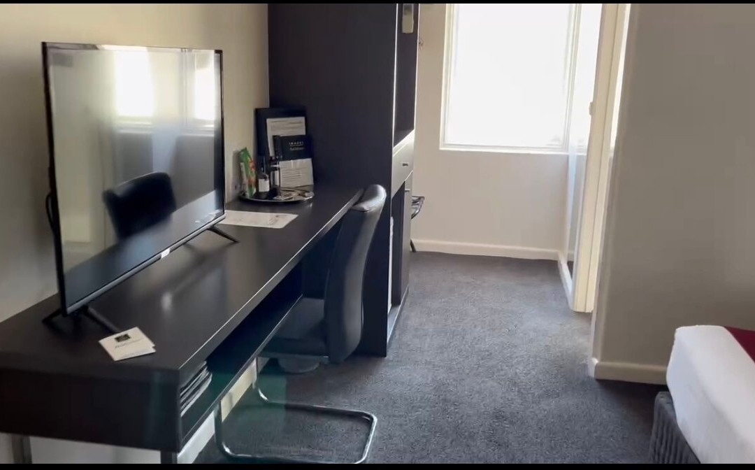 西方舒适旅馆主图