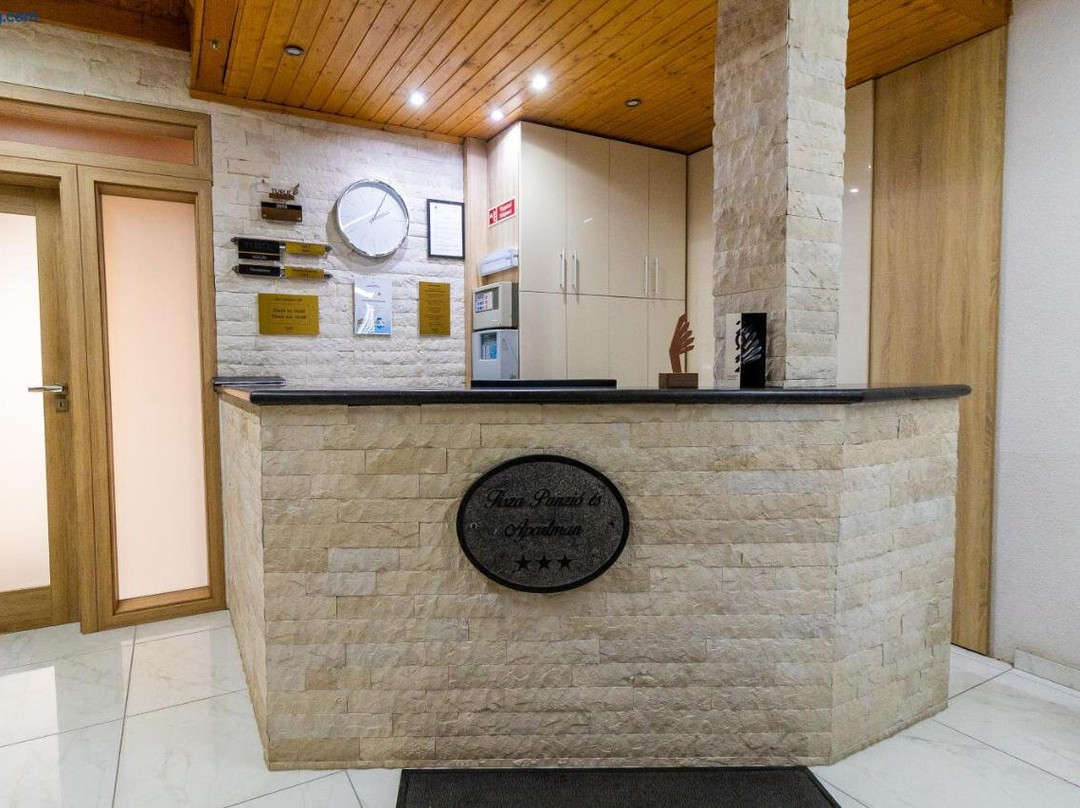 Tisza Panzio es Apartman