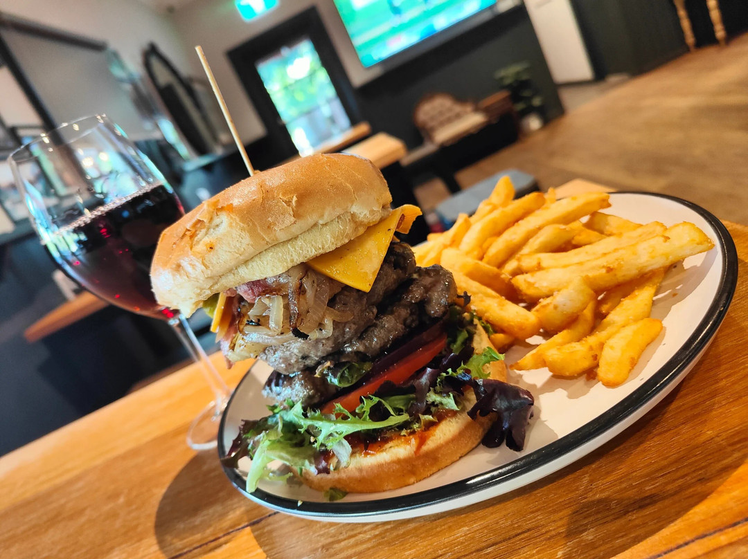 Wandiligong餐馆和美食-Wandi Pub