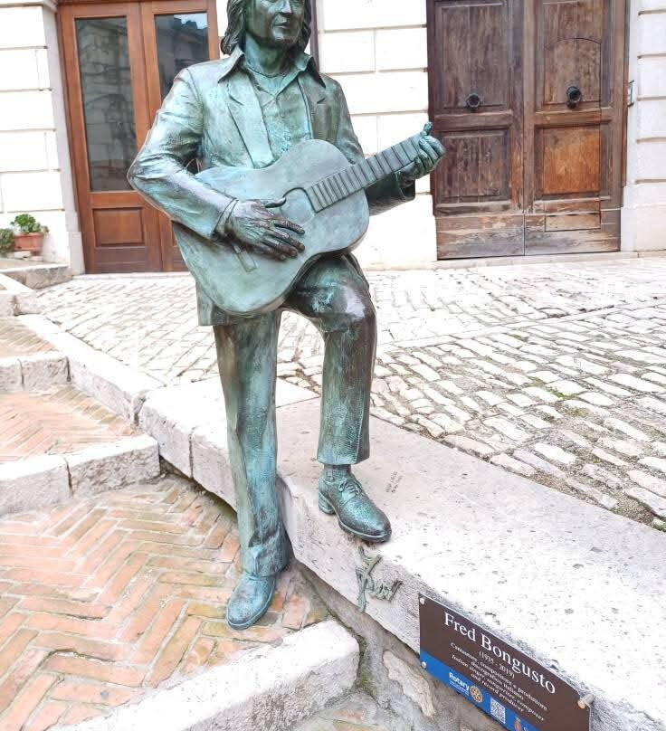 Statua Di Fred Bongusto-坎波巴索必去景点
