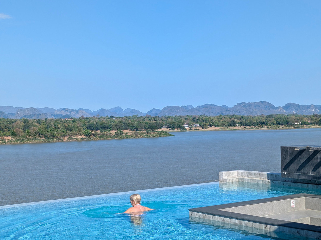 那空拍侬车瓦孔酒店主图