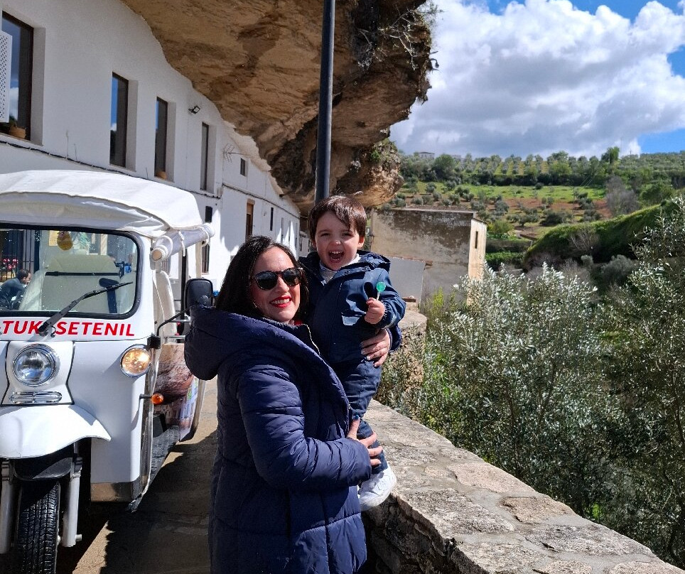 Coches Tuk Tuk-Setenil de las Bodegas必去景点