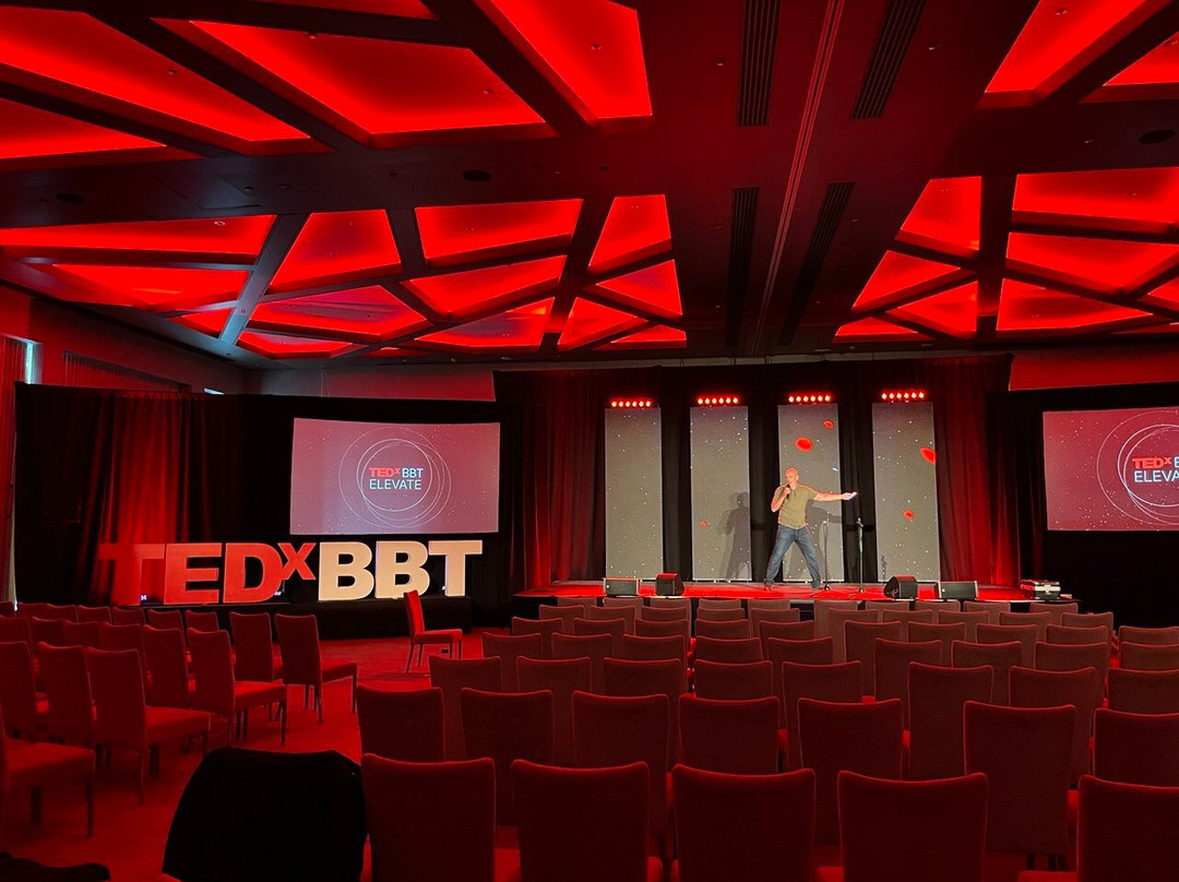 Paradox Vancouver主图