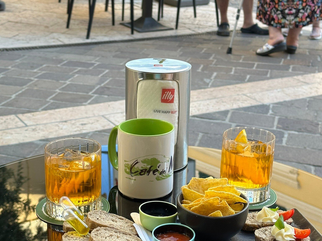 Cafe del Mar-迪亚诺马里纳必去景点