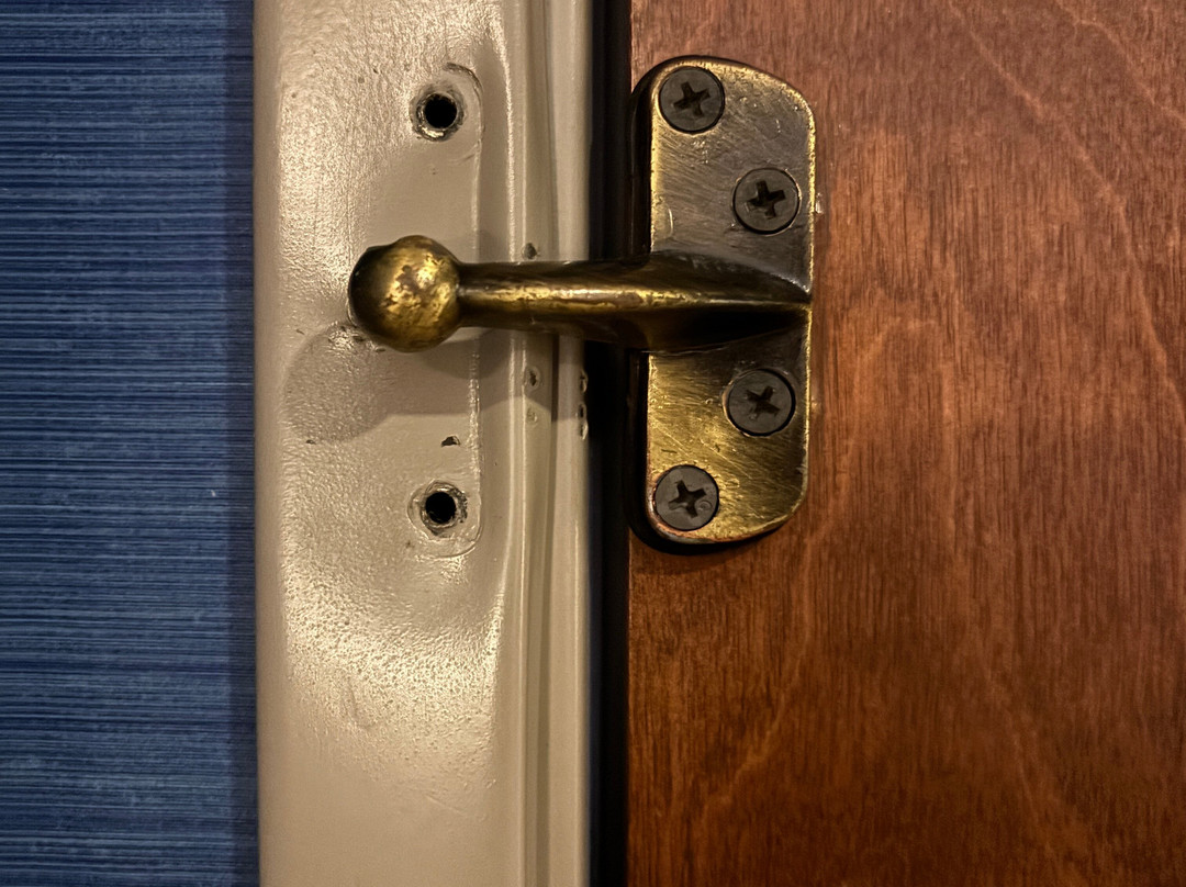 夏律第镇卢斯克维尔假日套房酒店主图