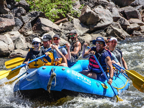 Colorado Rafting Company-Bond必去景点