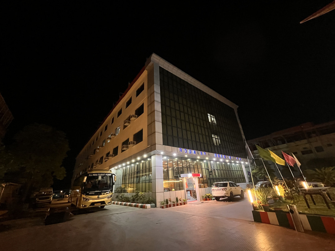 菩提伽耶丽晶大酒店主图