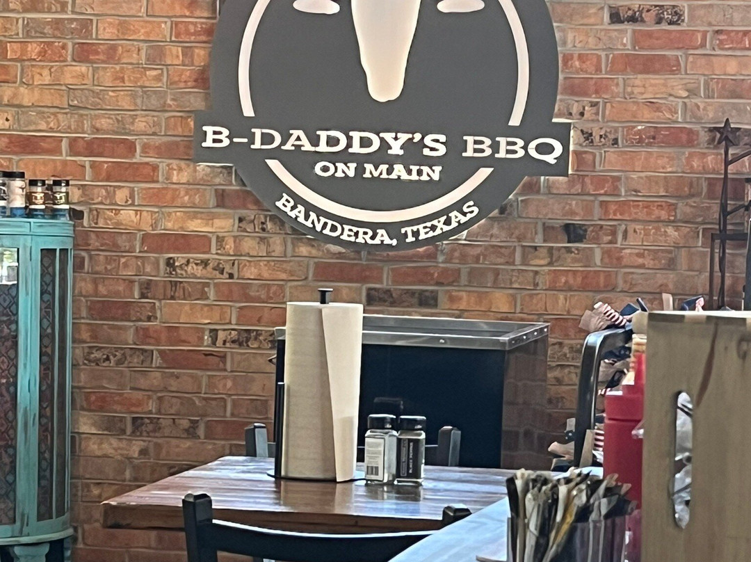 B-daddy's Bbq On Main