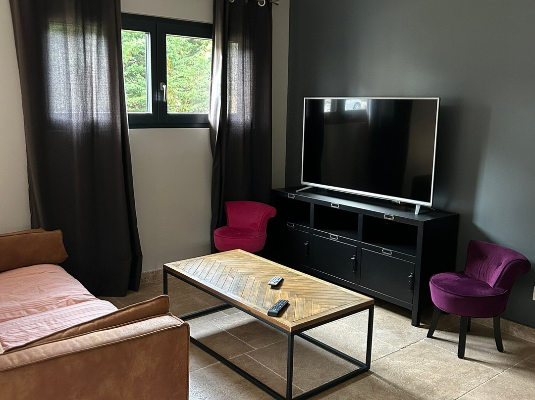 Cosy Wood House主图