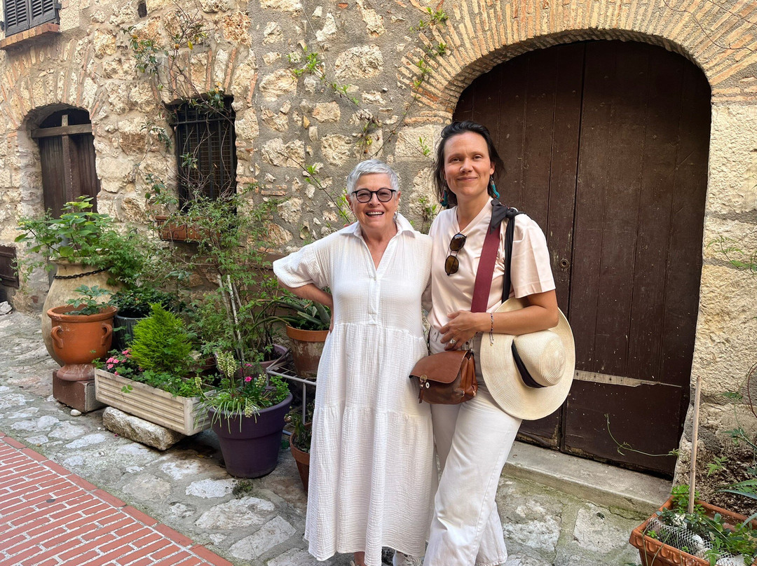 Live Harmony-芒通必去景点