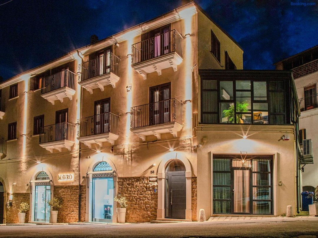 Mantra Suite & Rooms