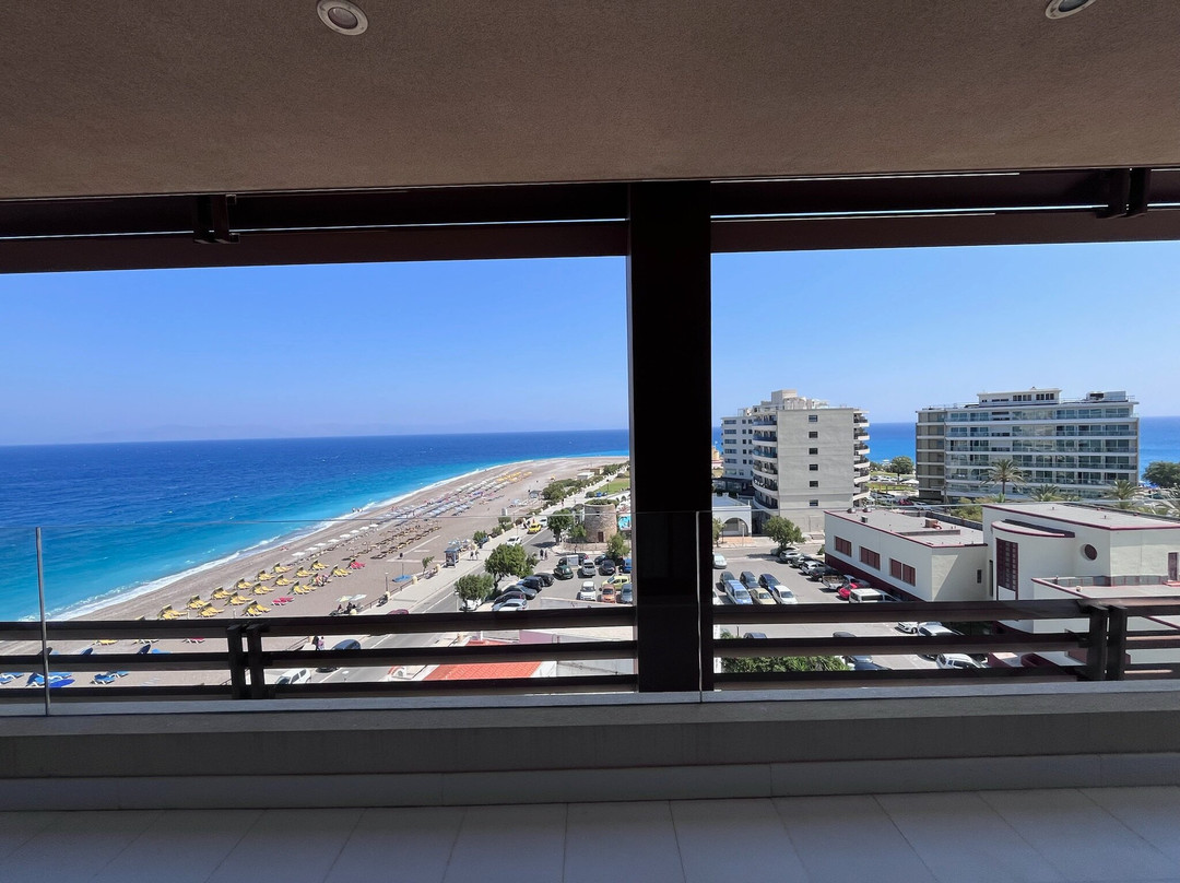 Bellevue On The Beach Suites主图