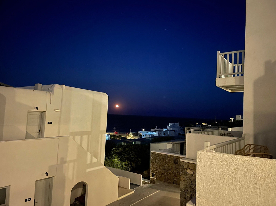 Penelope Village主图