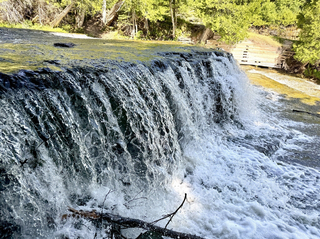 Au Train Falls-缪尼辛必去景点