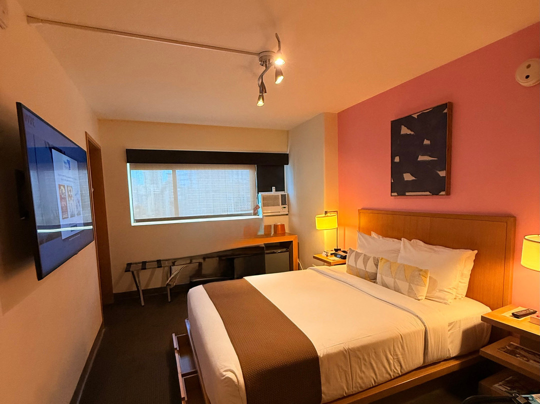 威基基万岁酒店主图