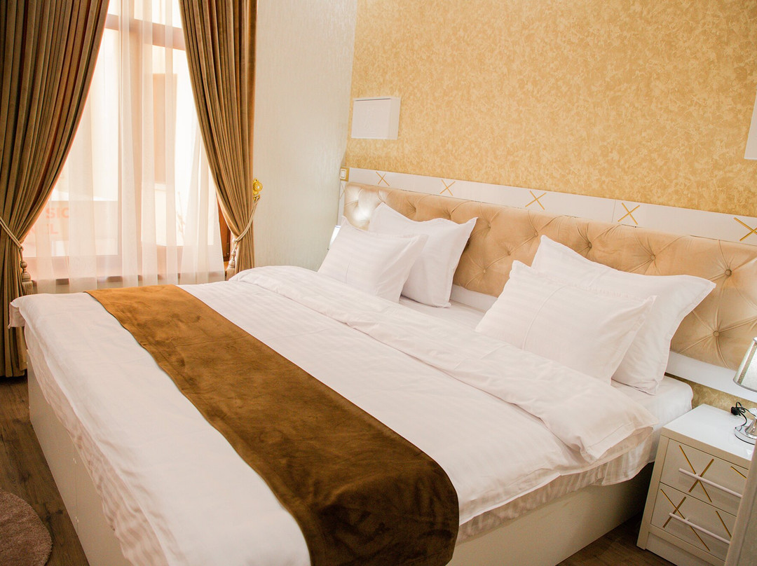 The Royal Hotel主图