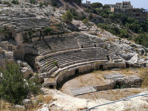 Roman Amphitheatre of Cagliari-卡利亚里省必去景点