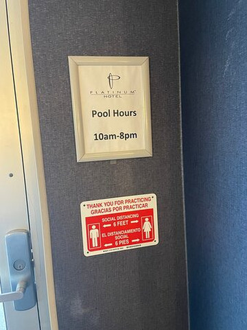 铂金酒店和水疗中心主图