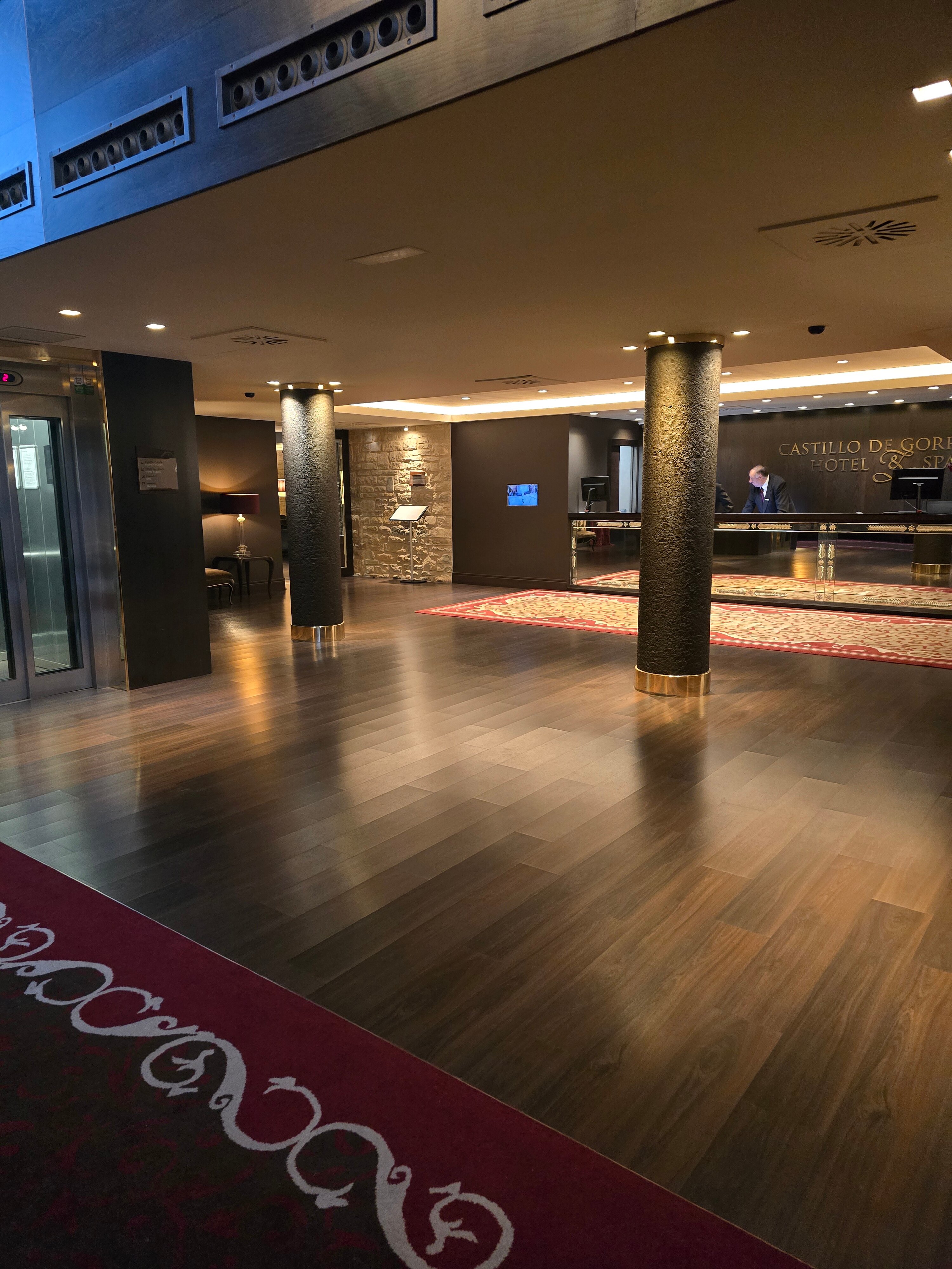 格雷埃斯城堡高尔夫与水疗酒店-官方