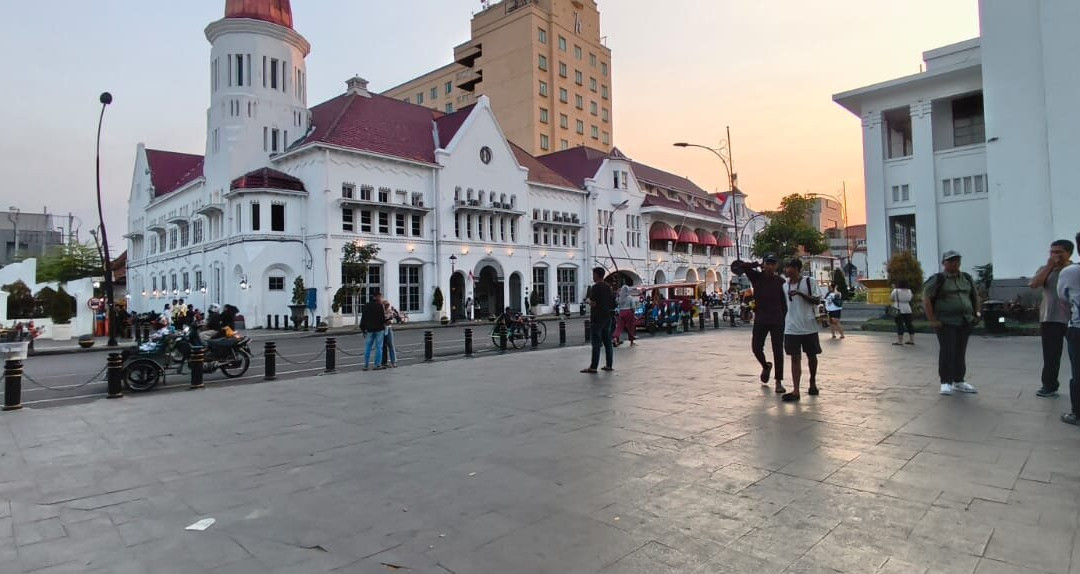 拉贾瓦利宜必思酒店主图