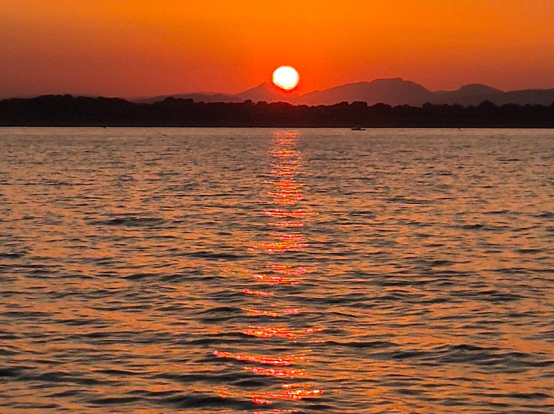 Catamaran NAVIVOILE-卡内鲁西永必去景点