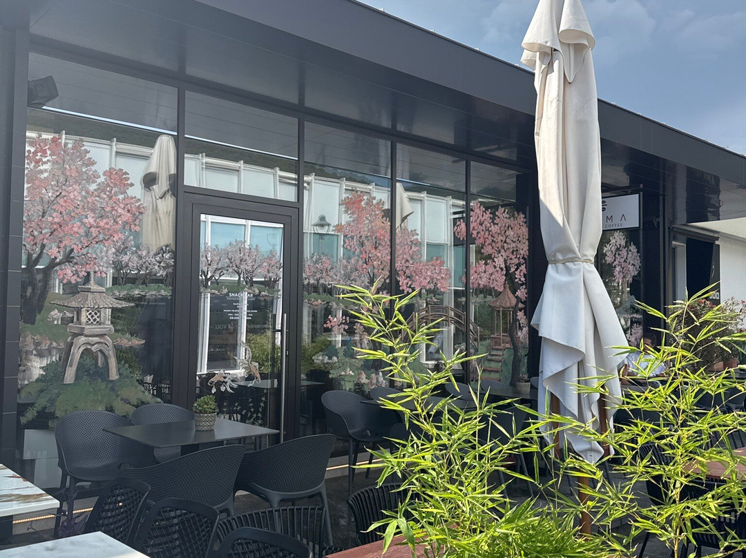 Nama sushi & coffee