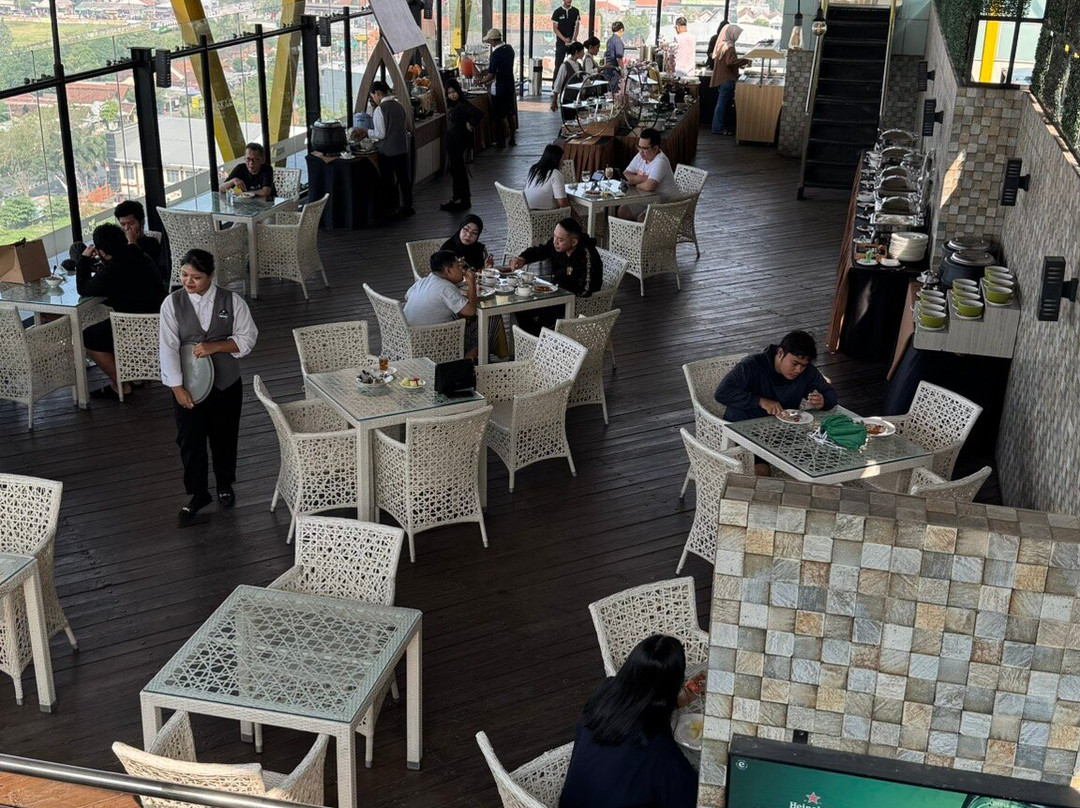 Ayola Sunrise Mojokerto主图