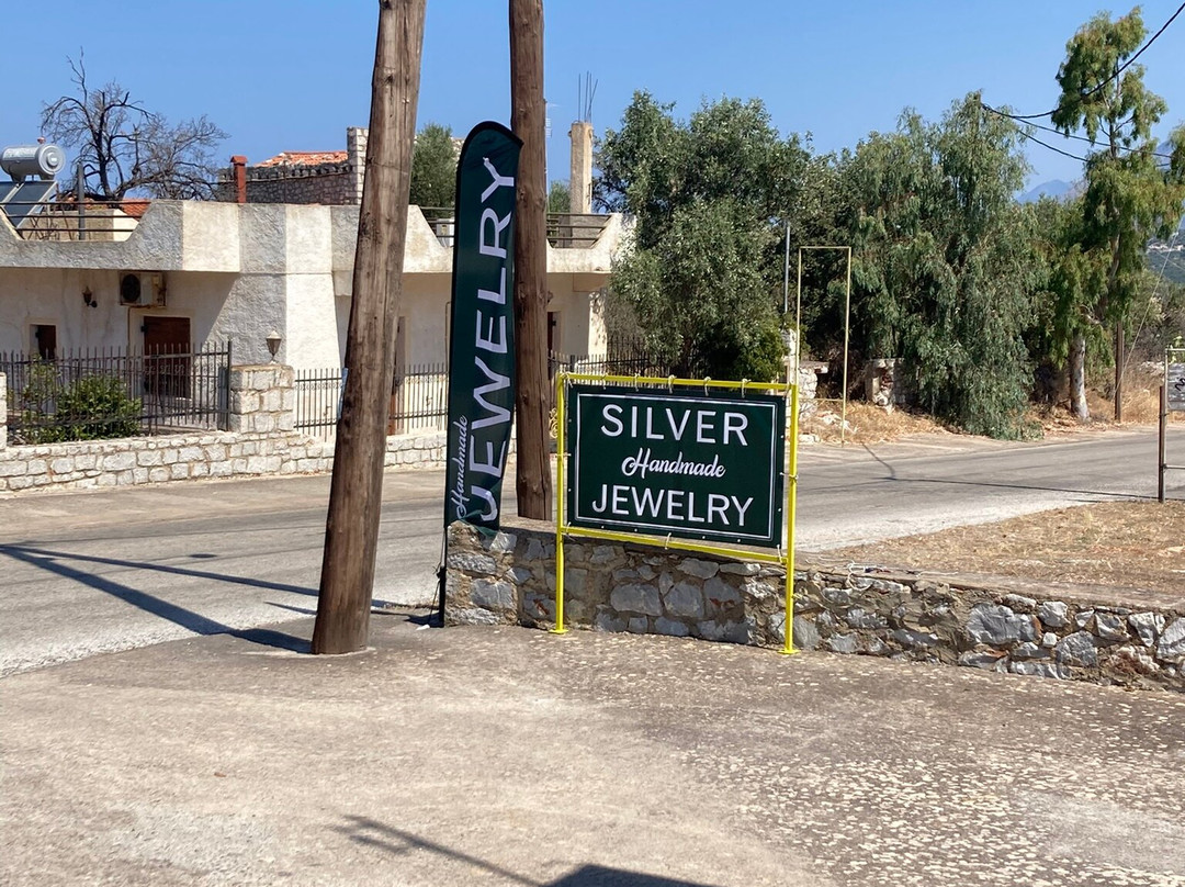 Ixós Ergastíri Argyrotechnías-Pirgos Dirou必去景点