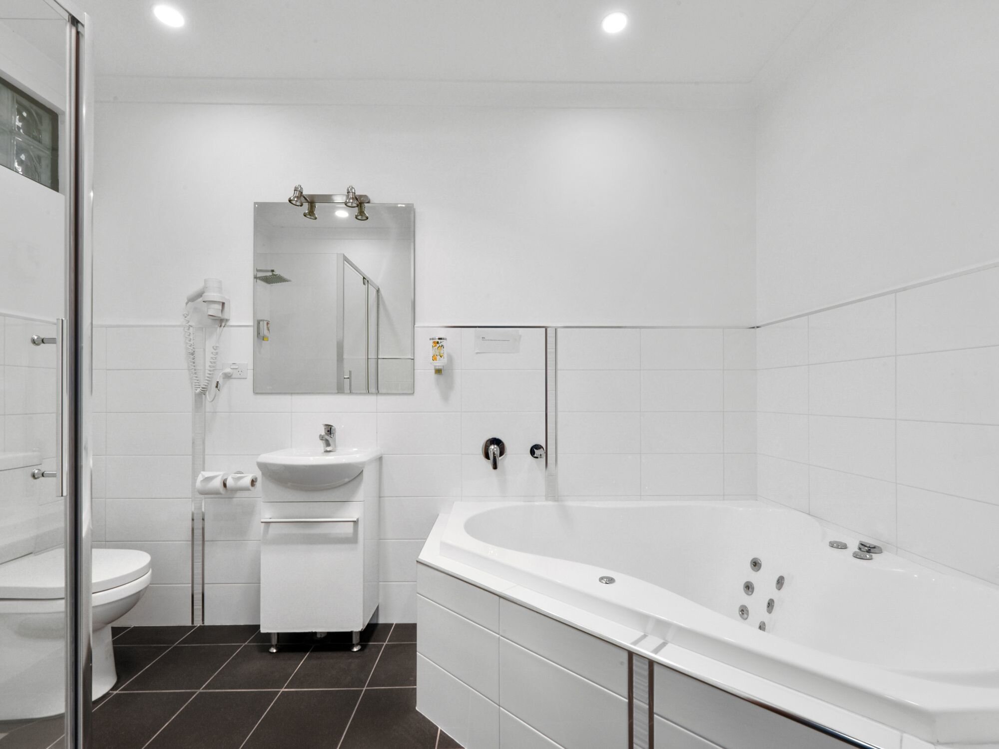 康莫丽晶酒店-浴室