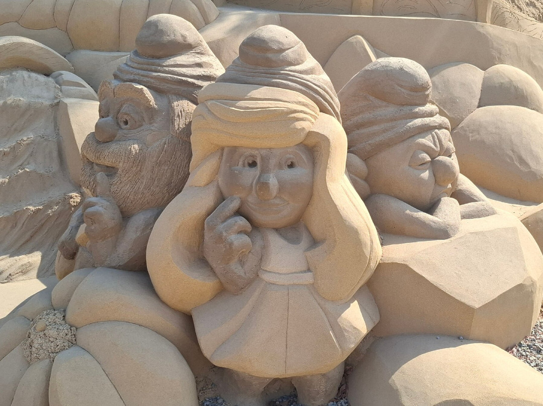 Sand City-赫尔格达必去景点