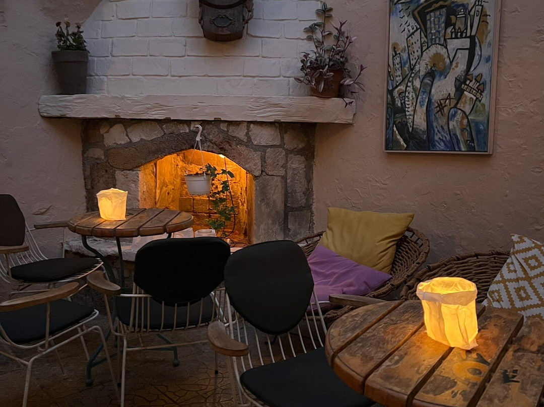 Sinagogi open air bar-干尼亚必去景点