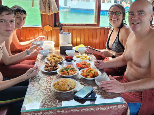 Vietnam Venture Travel-Cat Ba Town必去景点