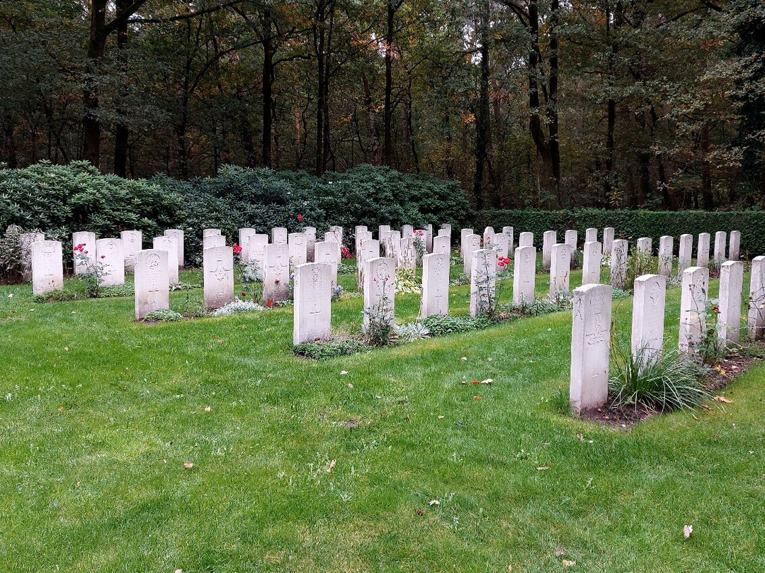 Overloon War Cemetery-Overloon必去景点