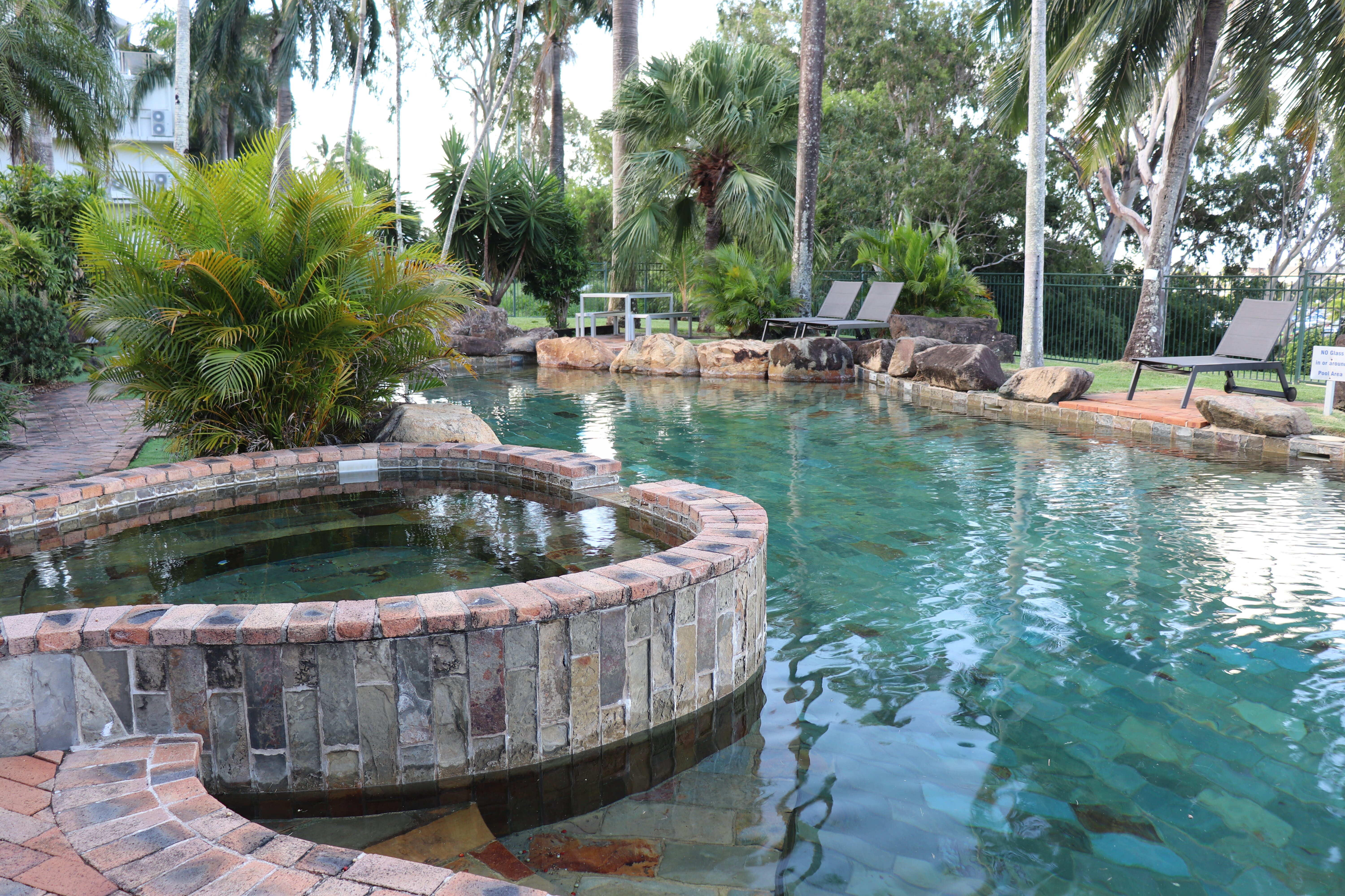 殖民地棕榈汽车旅馆-泳池