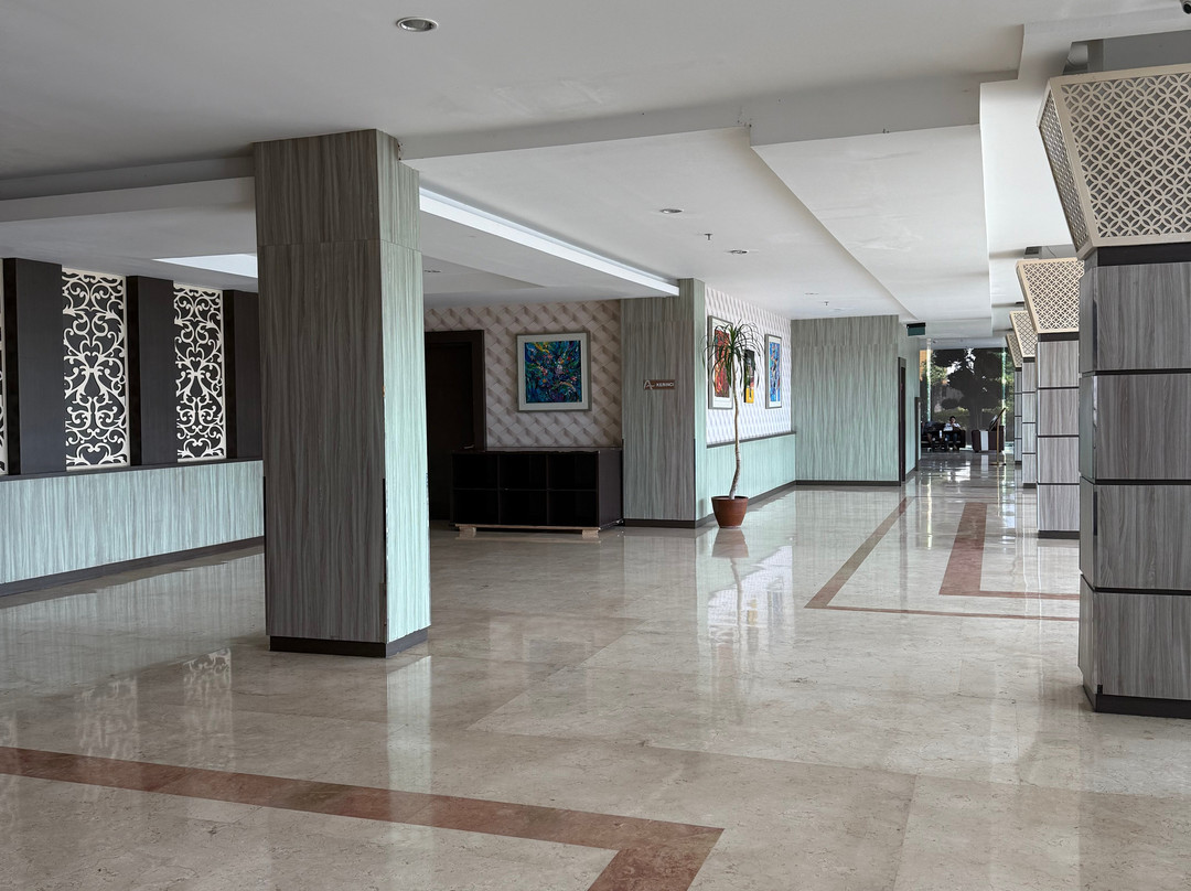 Ascent Premiere Hotel And Convention Pasuruan主图