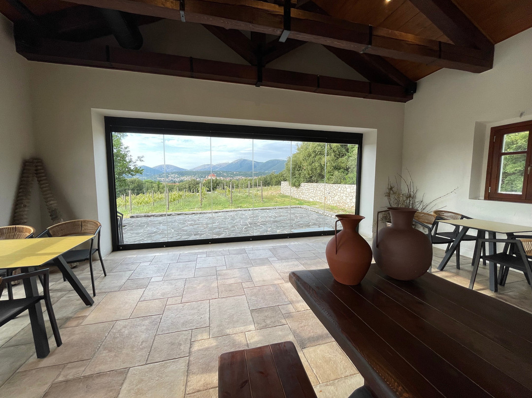 Orealios-凯法利尼亚岛必去景点