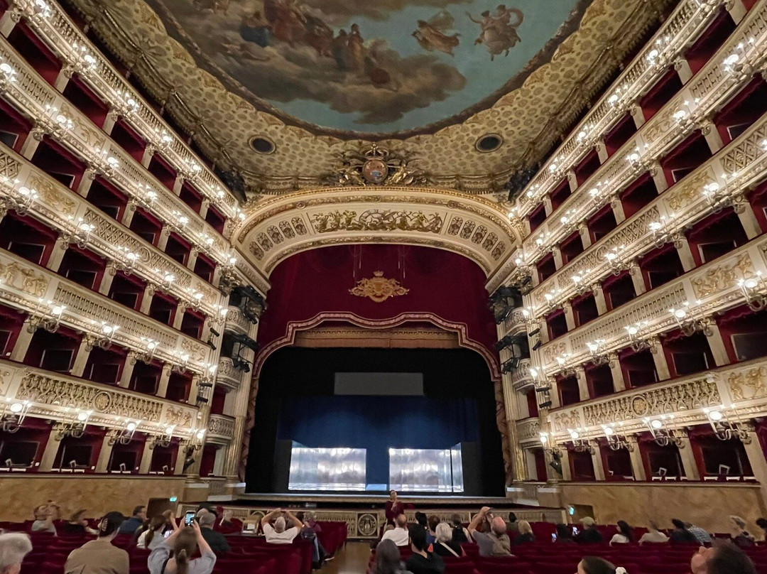 圣卡罗大剧院-那不勒斯必去景点