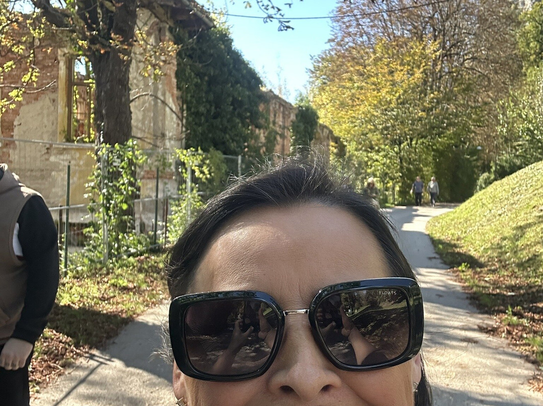 Sprehajalna Pot Okoli Blejskega Jezera-布莱德必去景点