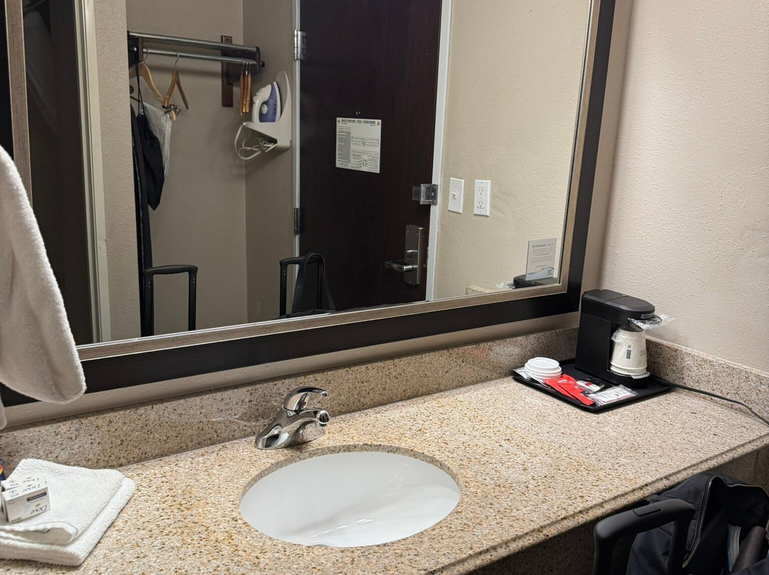 Baymont By Wyndham Detroit Airport/romulus主图