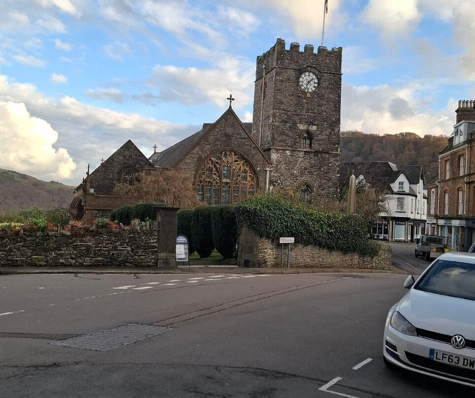 The Crown Hotel主图