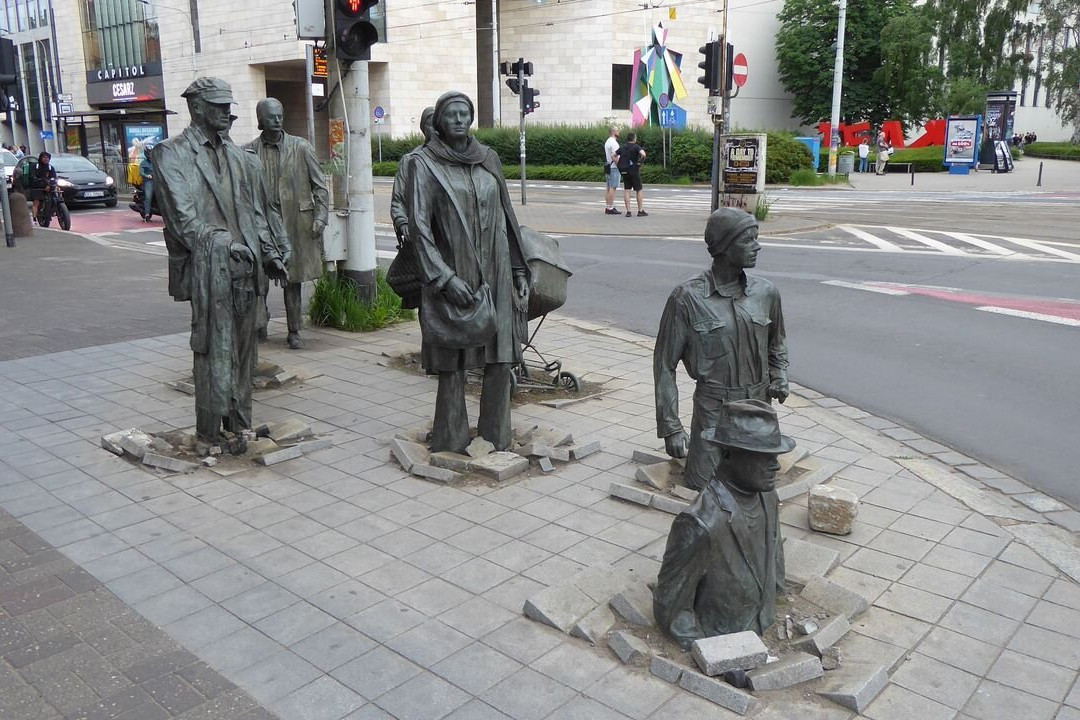 Monument to the Anonymous Passerby-弗罗茨瓦夫必去景点