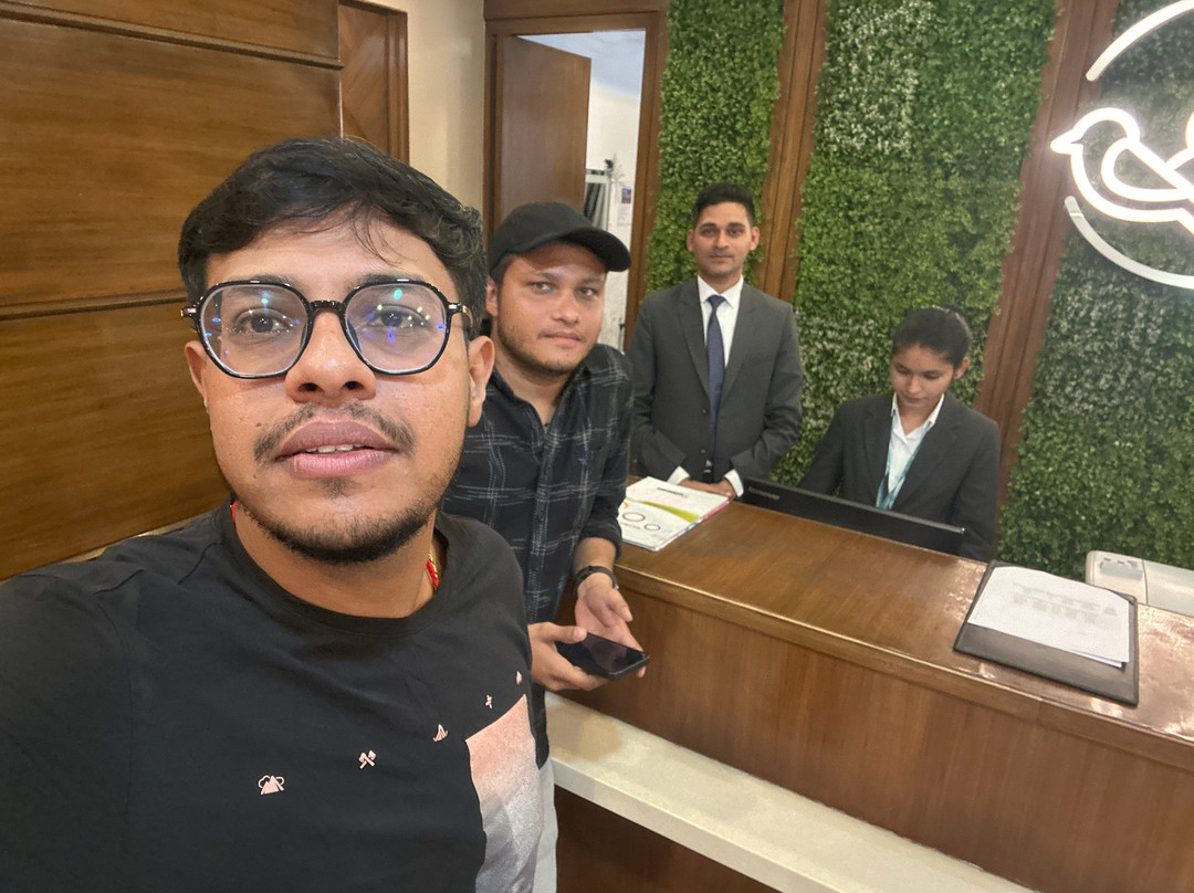 Renest Gandhidham主图