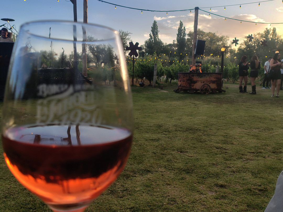 La Finquita 1920-Cruz de Piedra必去景点