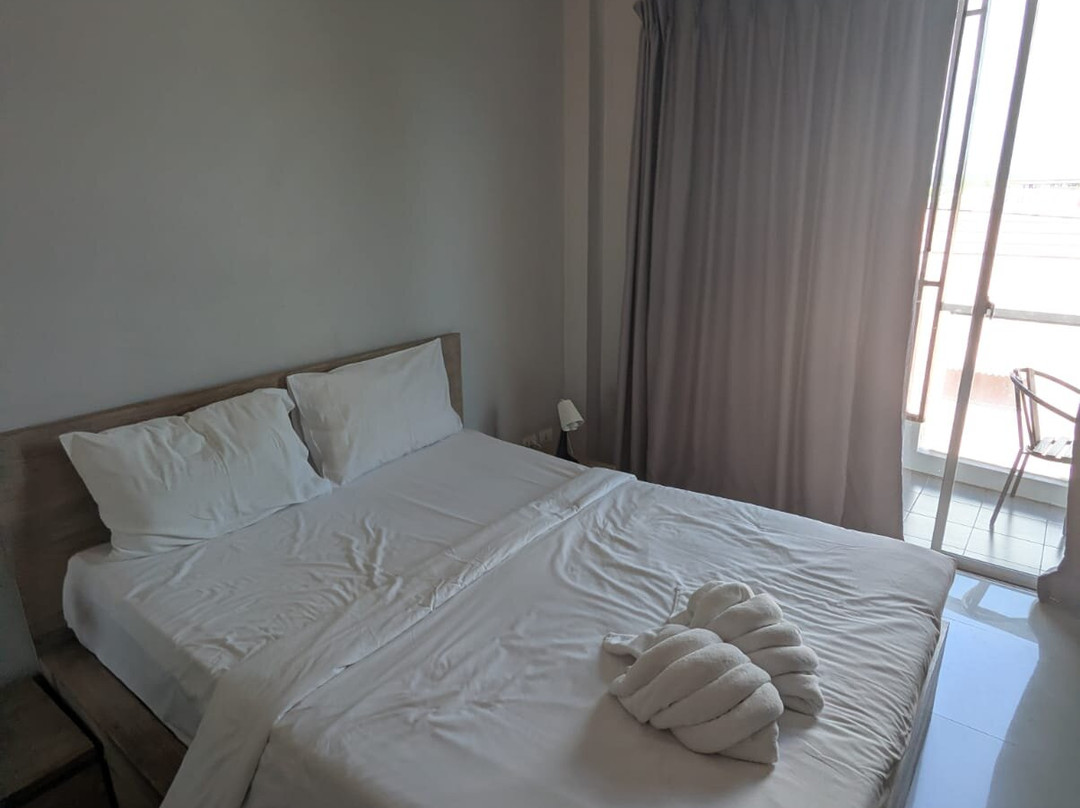 Lemonade Phuket主图