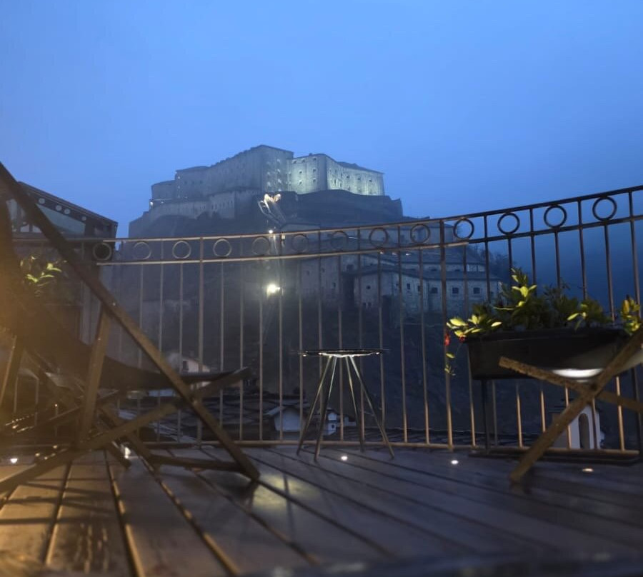 艾德加拉思酒店主图