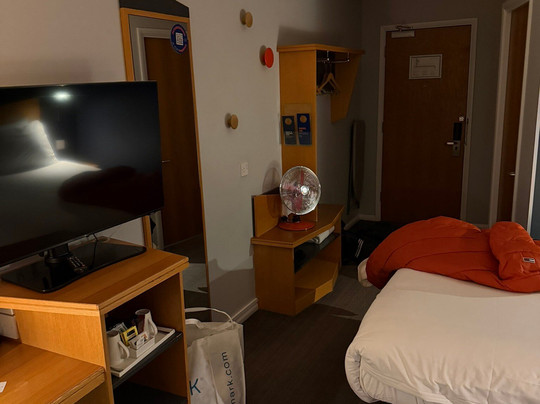 快捷假日彼得伯勒酒店主图