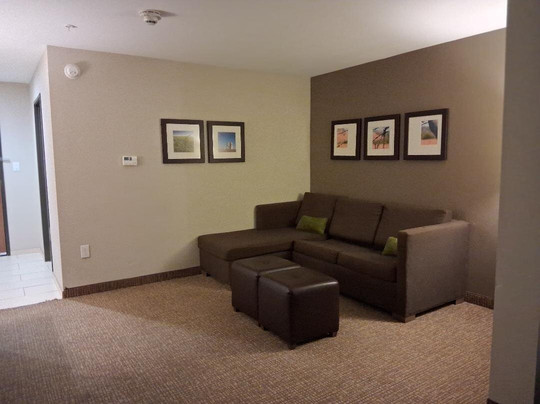 Comfort Inn & Suites主图